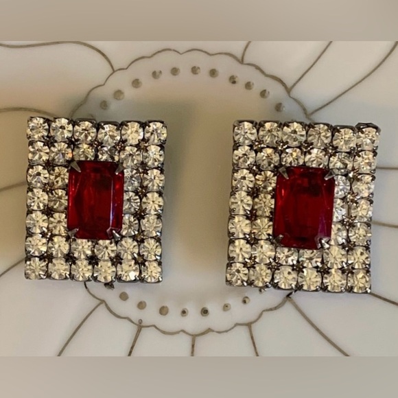 VINTAGE•exquisite square faux diamonds and rubies clip on earrings - Picture 5 of 5